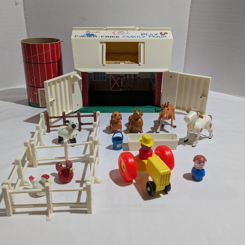 VTG Fisher Price Little People Family Farm Barn Silo Animals 1968 Play Set #915